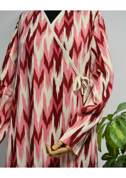 Zigzag Desenli Kruvaze Namaz Elbisesi – %100 Viskon, Yandan Bağlamalı 36-46 Beden fiyatları