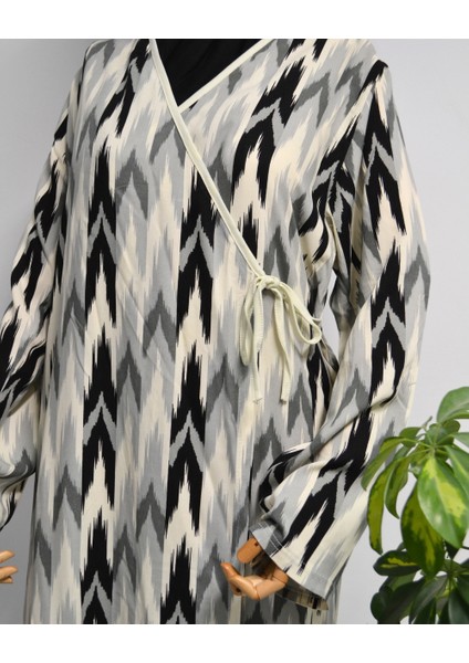 Zigzag Desenli Kruvaze Namaz Elbisesi – %100 Viskon, Yandan Bağlamalı 36-46 Beden fiyatları