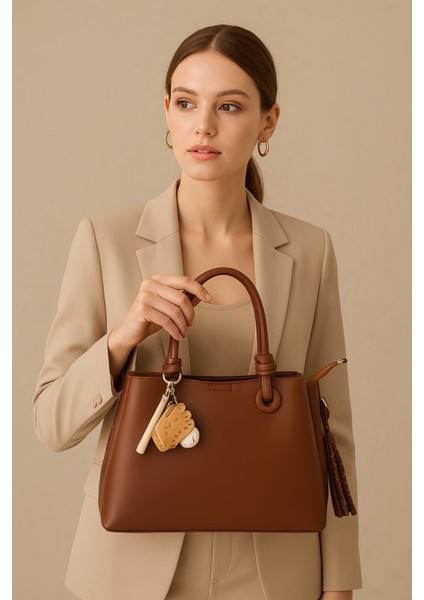 Kadın Charmlı Zarif Günlük Kullanıma Uygun Çift Saplı Omuz &el ve Çapraz Askılı Çanta