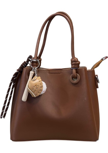 Kadın Charmlı Zarif Günlük Kullanıma Uygun Çift Saplı Omuz &el ve Çapraz Askılı Çanta fiyatları