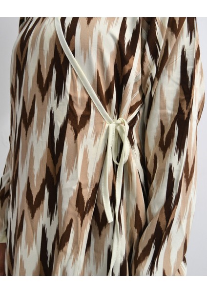 Zigzag Desenli Kruvaze Namaz Elbisesi – %100 Viskon, Yandan Bağlamalı 36-46 Beden fiyatları