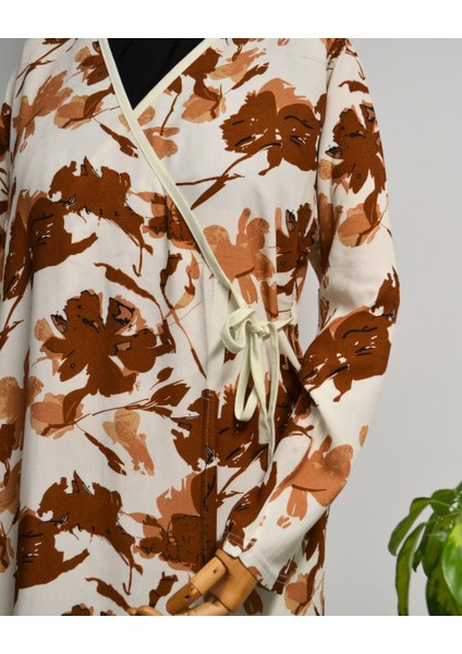 Yaprak Desenli Kruvaze Namaz Elbisesi – %100 Viskon, Yandan Bağlamalı 36-46 Beden modelleri