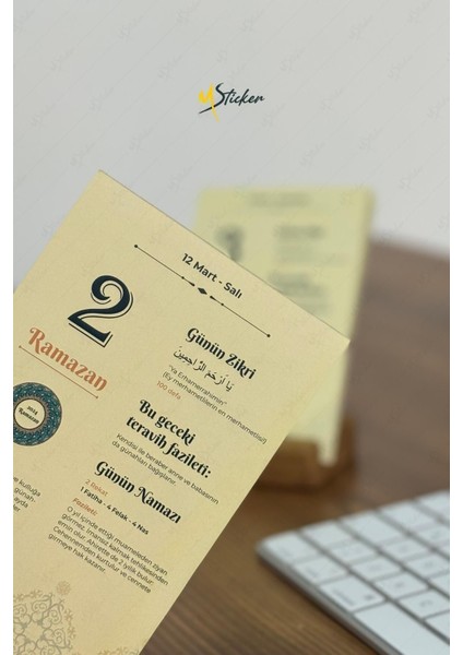 Ramazan Ayı Dualı Günün Önemi Yazılı 17'li Krem Takvim Seti 10x15 cm Desenli Ahşap Stand