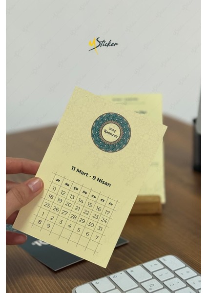 Ramazan Ayı Dualı Günün Önemi Yazılı 17'li Krem Takvim Seti 10x15 cm Desenli Ahşap Stand