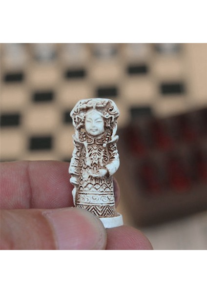 Yeni Antika Satranç Küçük Deri Satranç Tahtası Qing Bing Gerçekçi Satranç Taşları Karakterler Ebeveynlik Hediyeler Eğlence (Yurt Dışından) fiyatları