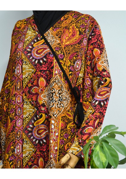 Etnik Desenli Kruvaze Namaz Elbisesi – %100 Viskon, Yandan Bağlamalı 36-46 Beden modelleri