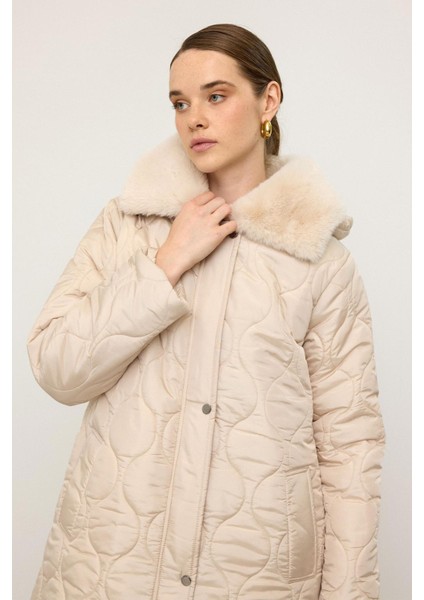 Yakası Kürklü Çıkabilir Kapüşonlu Fermuar Kapamalı Kapitone Mont Bej 6784 fırsatları