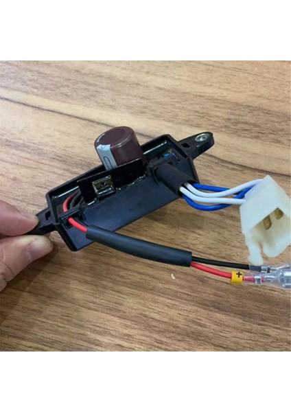 2x Jeneratör Otomatik Voltaj Regülatörü 3kw 3.5kw Jeneratör Değiştirme Için Universal Avr (Yurt Dışından) modelleri