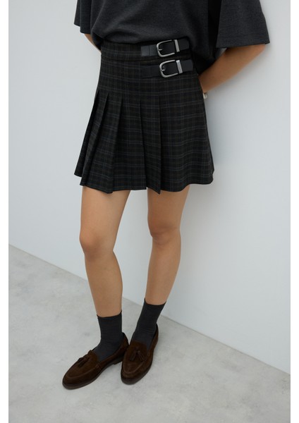 Süs Tokalı Pileli Mini Etek Antrasit K2615001_046 fırsatları