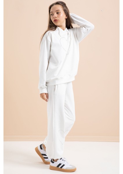 Beyaz Kalp Desenli Kapüşonlu Kız Çocuk Eşofman Takımı 21257 fırsatları