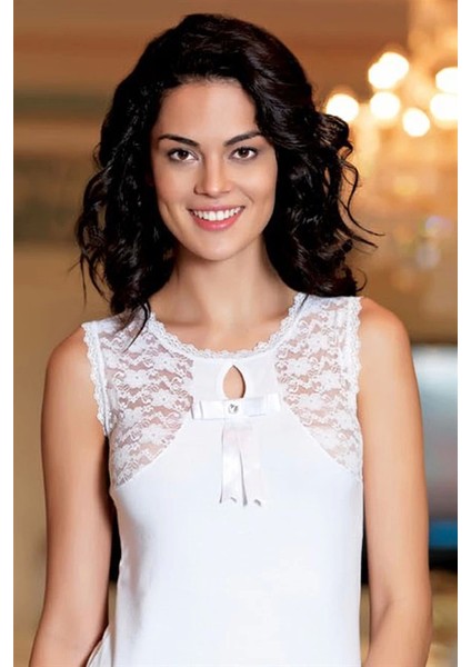 Şahinler Kadın Dantelli ve Likralı Beyaz Atlet B487