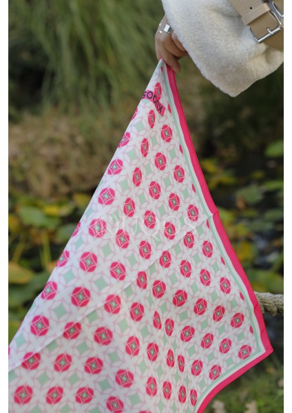 Pitikare Desenli Bandana Pembe