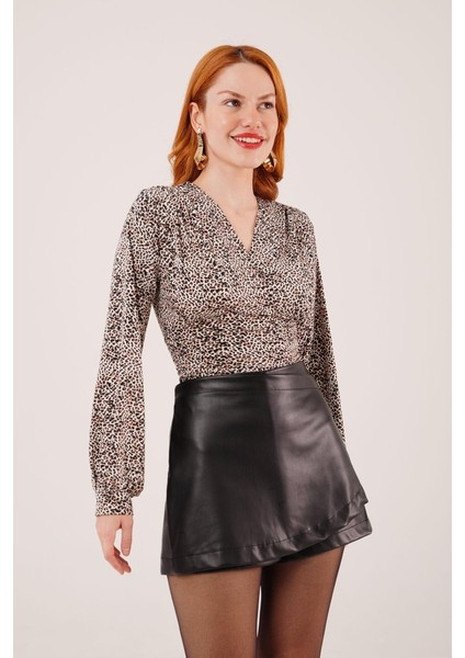 Mini Leopar Desen V Yaka Bluz fırsatları