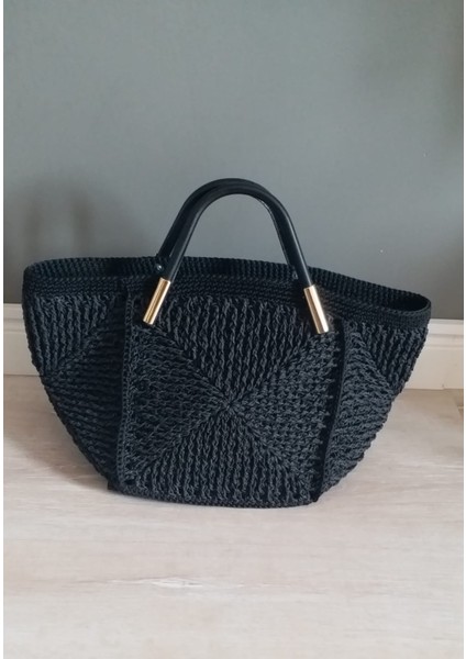 Bayan Siyah Deri Saplı Çanta