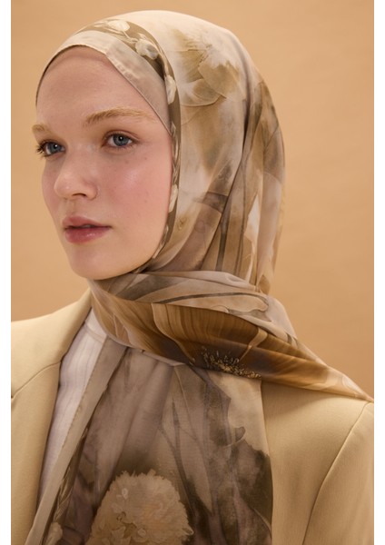 Larissa Ipek Krep Şal - Bej fırsatları