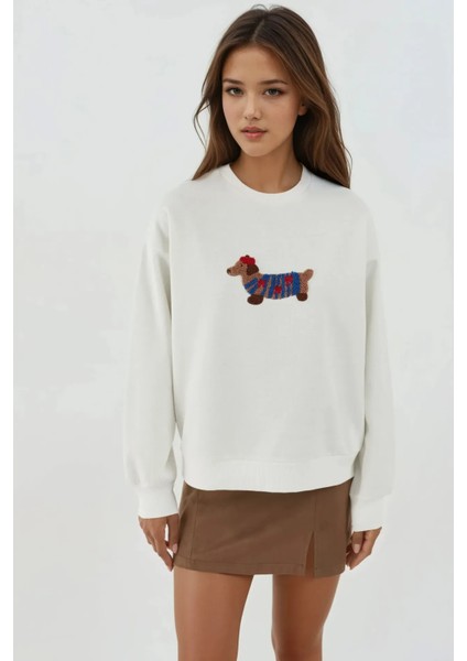 Kadın Büyük Boy Yuvarlak Yaka İşlemeli Sweatshirt Natural