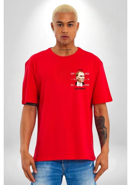 30 Ağustos Zafer Bayramı ve Atatürk Ay Yıldız Minimal Cep Baskılı Pamuklu Penye Kadın Erkek Kırmızı Tişört modelleri