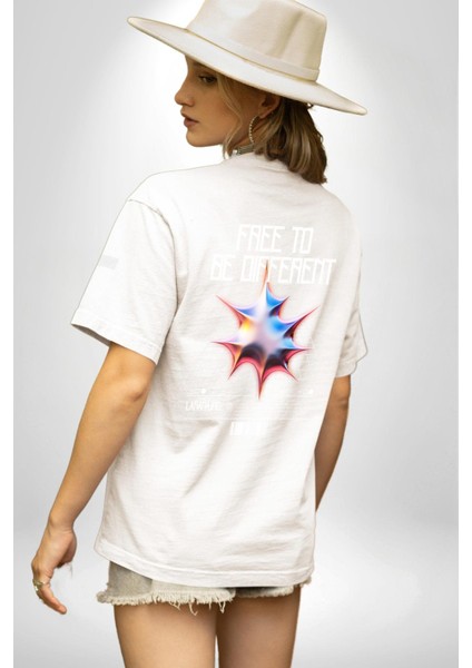 Farklı Olmak Zorundayım Sırt Baskılı Pamuklu Penye Kadın Erkek Beyaz Tişört modelleri