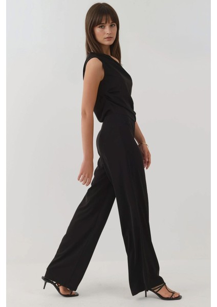 Kadın Asimetrik Yaka Tulum Siyah fırsatları