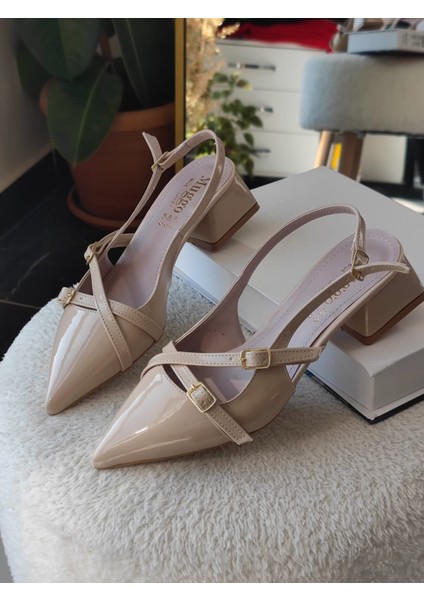 Lumina Sivri Burun Arkası Açık Kemer Detaylı Iki Bantlı Kadın Kısa Topuklu Ayakkabı fırsatları