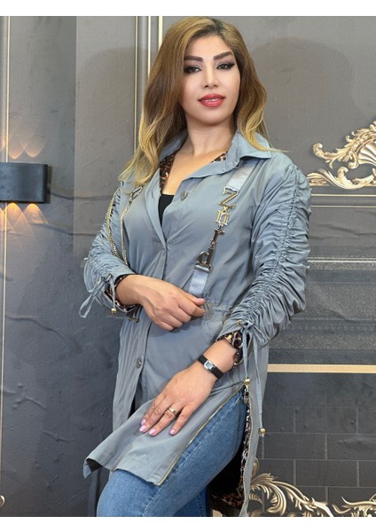 Yağmurluk Spor Kadın Kapüşonlu Trençkot Zincir Aksesuarlı, Yan Fermuarlı Çift Çıkışlı, Leopar Atlas Astar