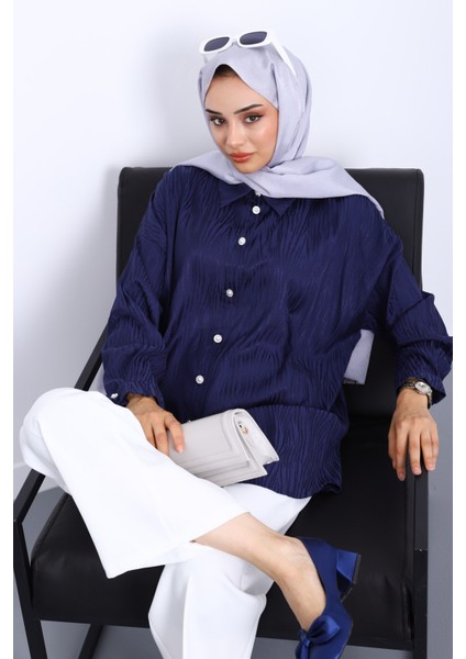 Lacivert Jakarlı Düğmeli Gömlek fırsatları