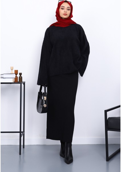 Siyah Bisiklet Yaka Oversize Angora Yumoş Triko Kazak fiyatları