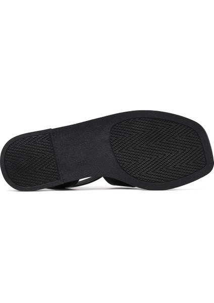 Kadın Siyah Tokalı Deri Sandalet 25SFD130718 fırsatları