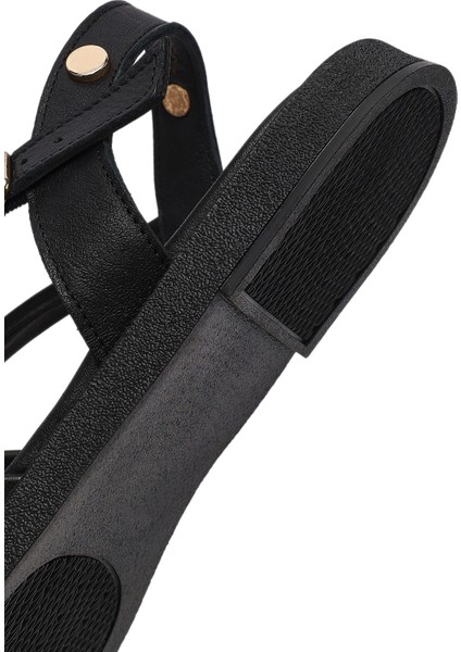 Kadın Siyah Tokalı Deri Sandalet 25SFD130718