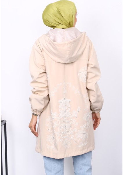 Bej Kapüşonlu Arkası Nakışlı Trençkot fırsatları