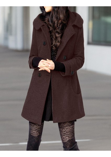 Yaka Detaylı Büyük Düğmeli Kaşe Kaban