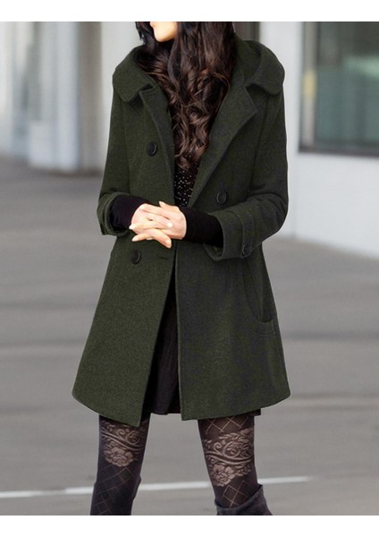 Yaka Detaylı Büyük Düğmeli Kaşe Kaban