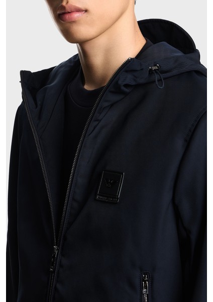 Logolu Regular Fit Kapüşonlu Mont Erkek Mont EM003417 AF18264 UB118 fırsatları