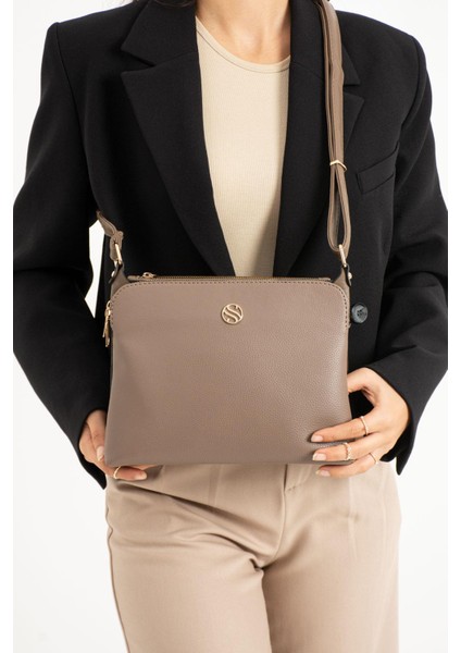 Kadın Suni Deri Ayarlanabilir Çapraz Askılı 4 Bölmeli ve Metal Fermuarlı Omuz Çantası Vizon fiyatları