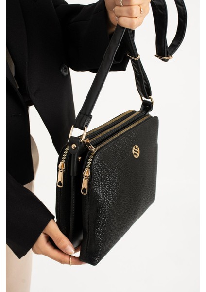 Kadın Suni Deri Ayarlanabilir Çapraz Askılı 4 Bölmeli ve Metal Fermuarlı Omuz Çantası Siyah Mozaik modelleri