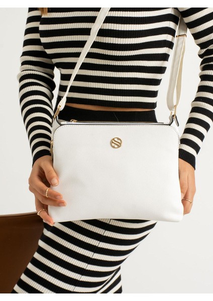 Kadın Suni Deri Ayarlanabilir Çapraz Askılı 4 Bölmeli ve Metal Fermuarlı Omuz Çantası Beyaz