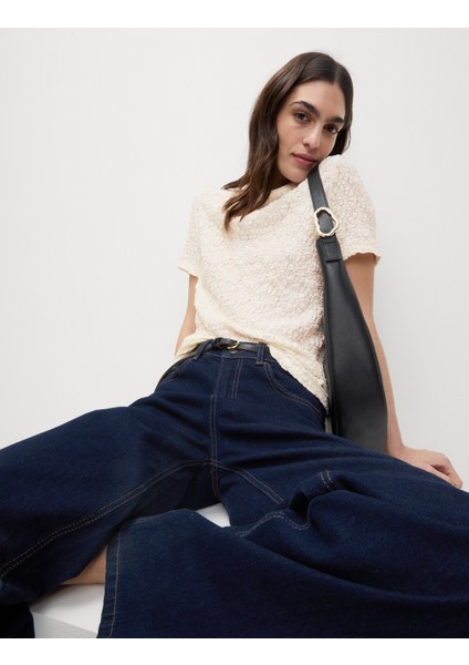 Pamuklu Dokulu Kısa Kollu T-shirt indirimleri