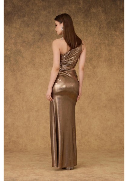 Dekolteli Yırtmaçlı Parlak Örme Abiye Elbise indirimleri