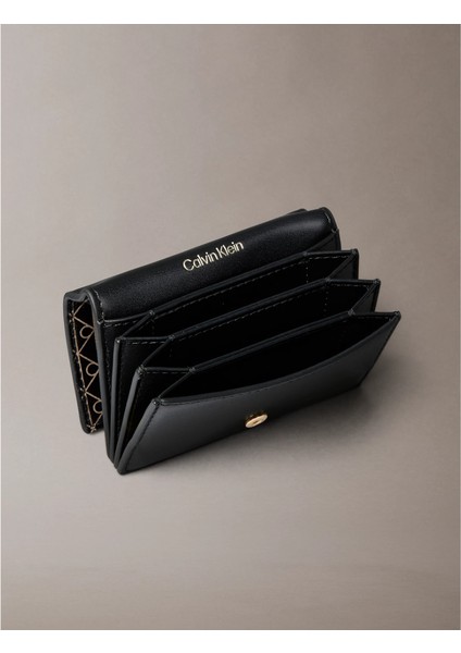 Ck LV04F1083G Emblem Aop Accordıon Cardcase Kadın Cüzdan fırsatları