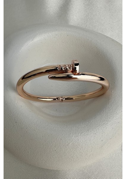Parlak Metal Çivi Bileklik (Iç Çapı:6cm)