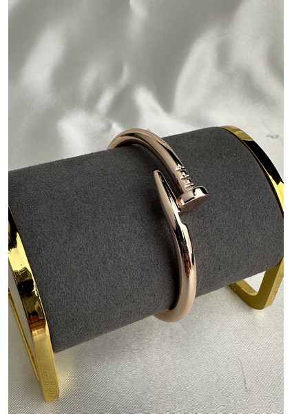 Parlak Metal Çivi Bileklik (Iç Çapı:6cm) fırsatları