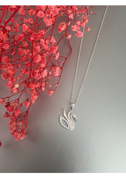 Zarif Kuğu Gümüş Kolye-Şıklığın Simgesi