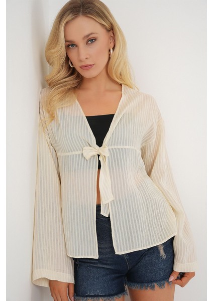 Kadın BDART Fiyonk Bağlamalı Sırsız V-Yaka Bluz Krem Doğal
