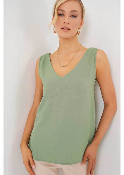 Kadın BDART Dokulu V Yaka Kolsuz Bluz Green