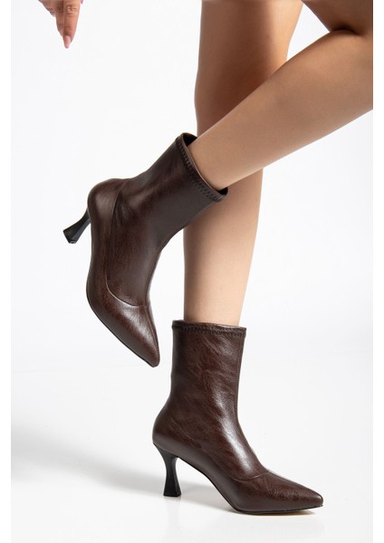 Kadın Kahverengi Cilt Bilekli Orta Boy Topuklu Bot modelleri