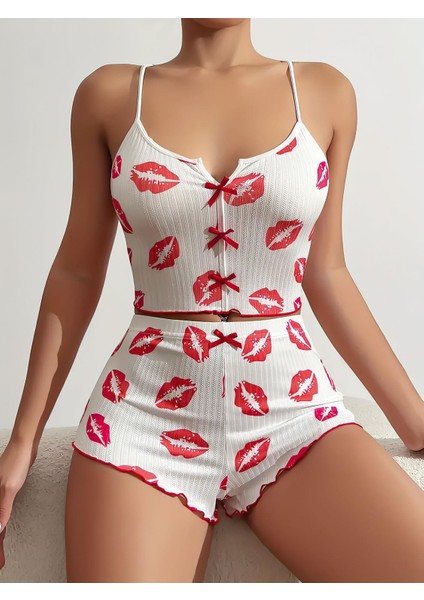 Dudak Desenli Şortlu Pijama Takımı fırsatları