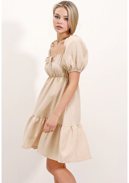 Kadın BDART Kemerli Kısa Mini Elbise ile Kare Yaka Krem Doğal