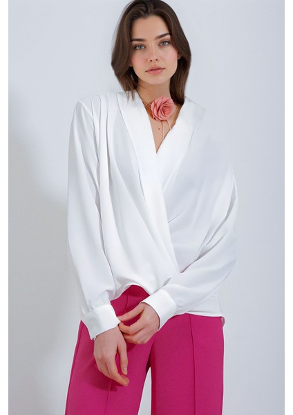 Kadın BDART Şal Yaka Bol Kesim Bluz White indirimleri