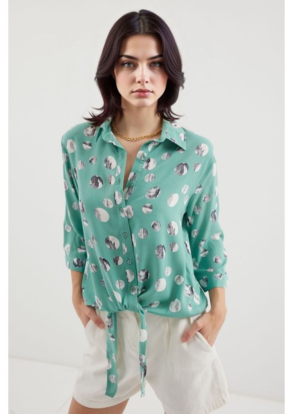 Kadın BDART Fiyonk Detaylı Desenli Viskon Gömlek Zümrüt Yeşili