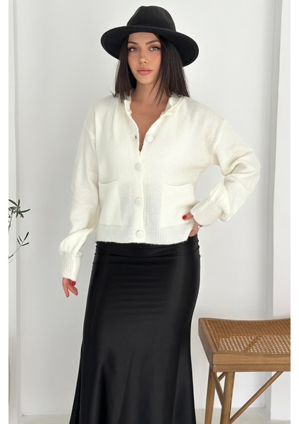 Kadın Tiftik Triko Hırka – Kaplama Düğmeli & Yumuşak Dokulu